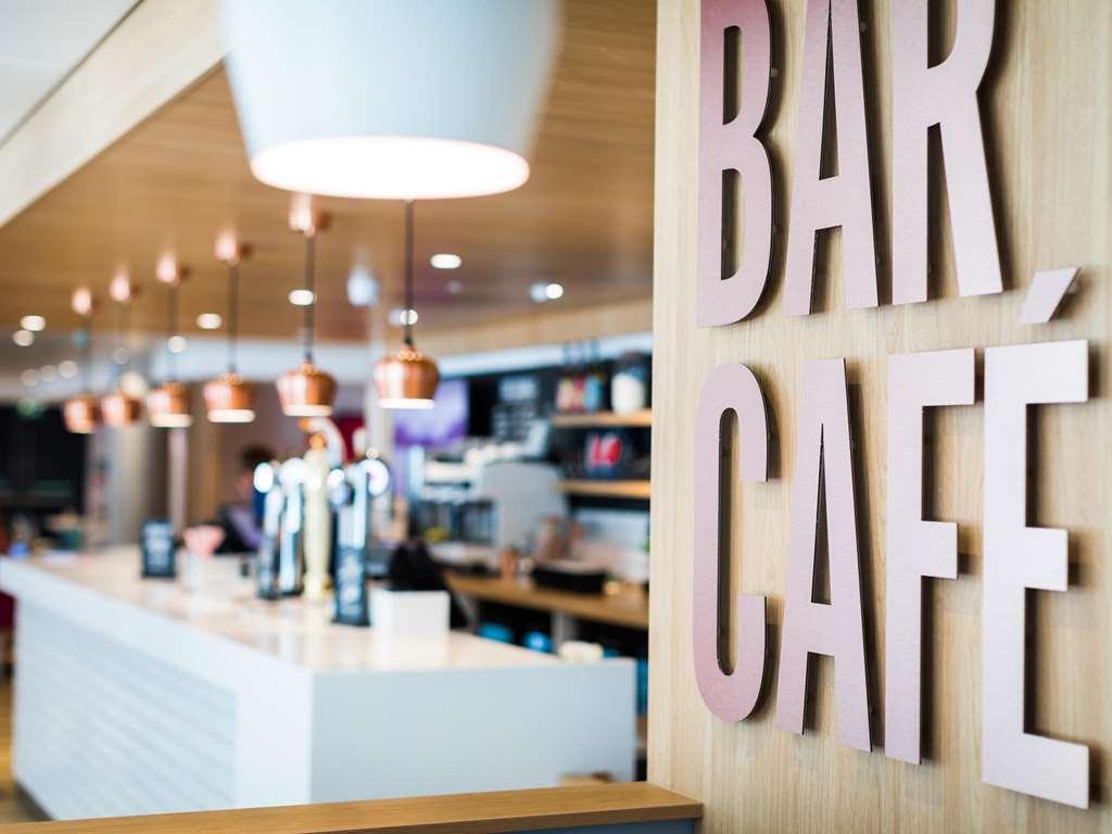 Travelodge London City Airport Nhà hàng bức ảnh