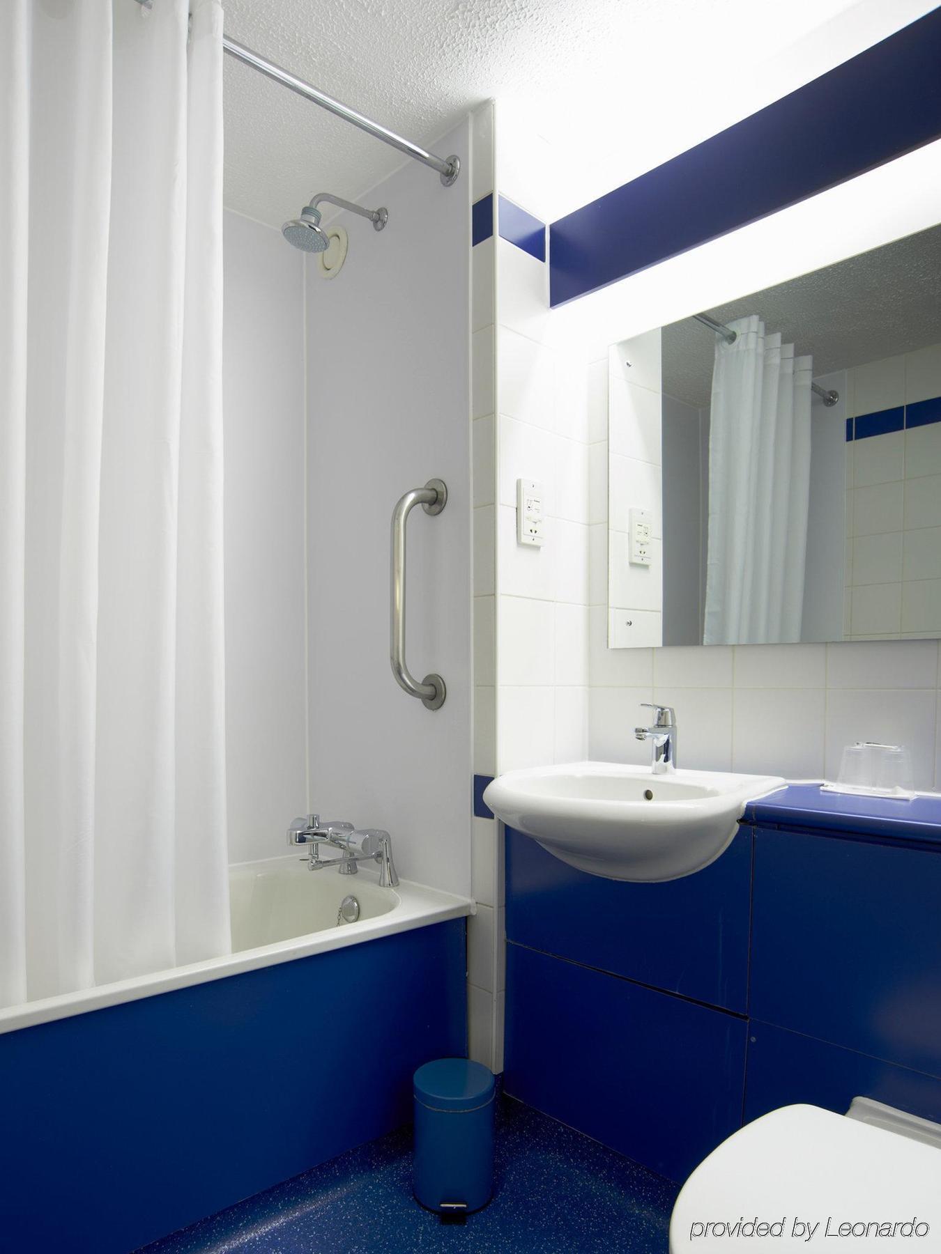 Travelodge London City Airport Ngoại thất bức ảnh